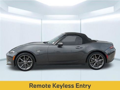 Used 2016 MAZDA MX-5 Miata Grand Touring image 2