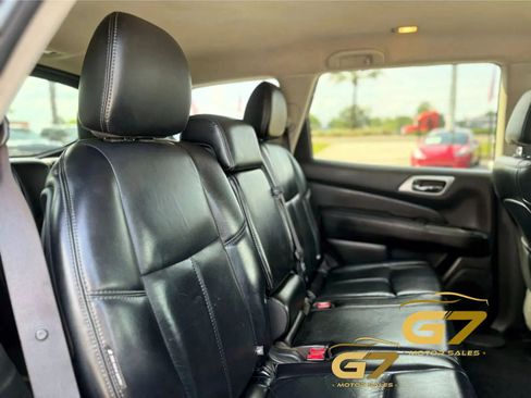 Used 2018 Nissan Pathfinder SL w/ Midnight Edition Package FWD image 14