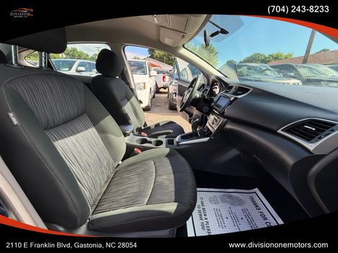 Used 2019 Nissan Sentra SV FWD image 13