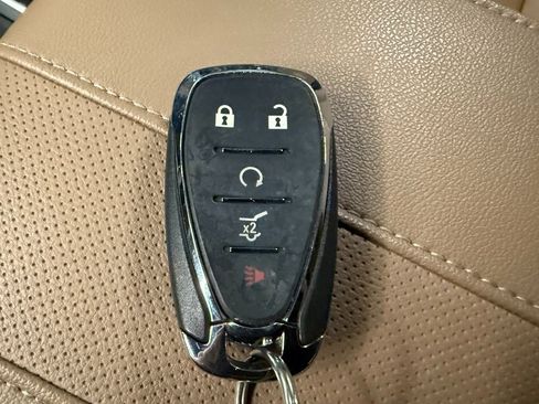 Used 2023 Chevrolet Traverse Premier image 17