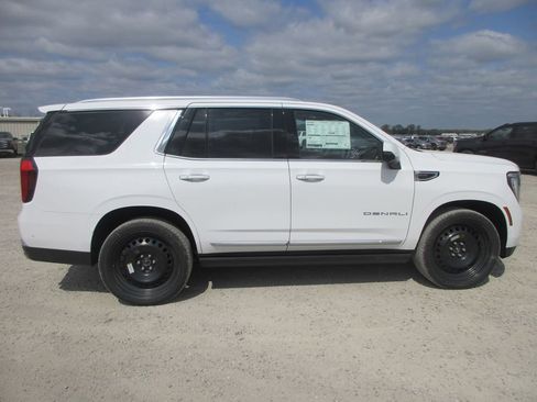 New 2026 GMC Yukon Denali image 3