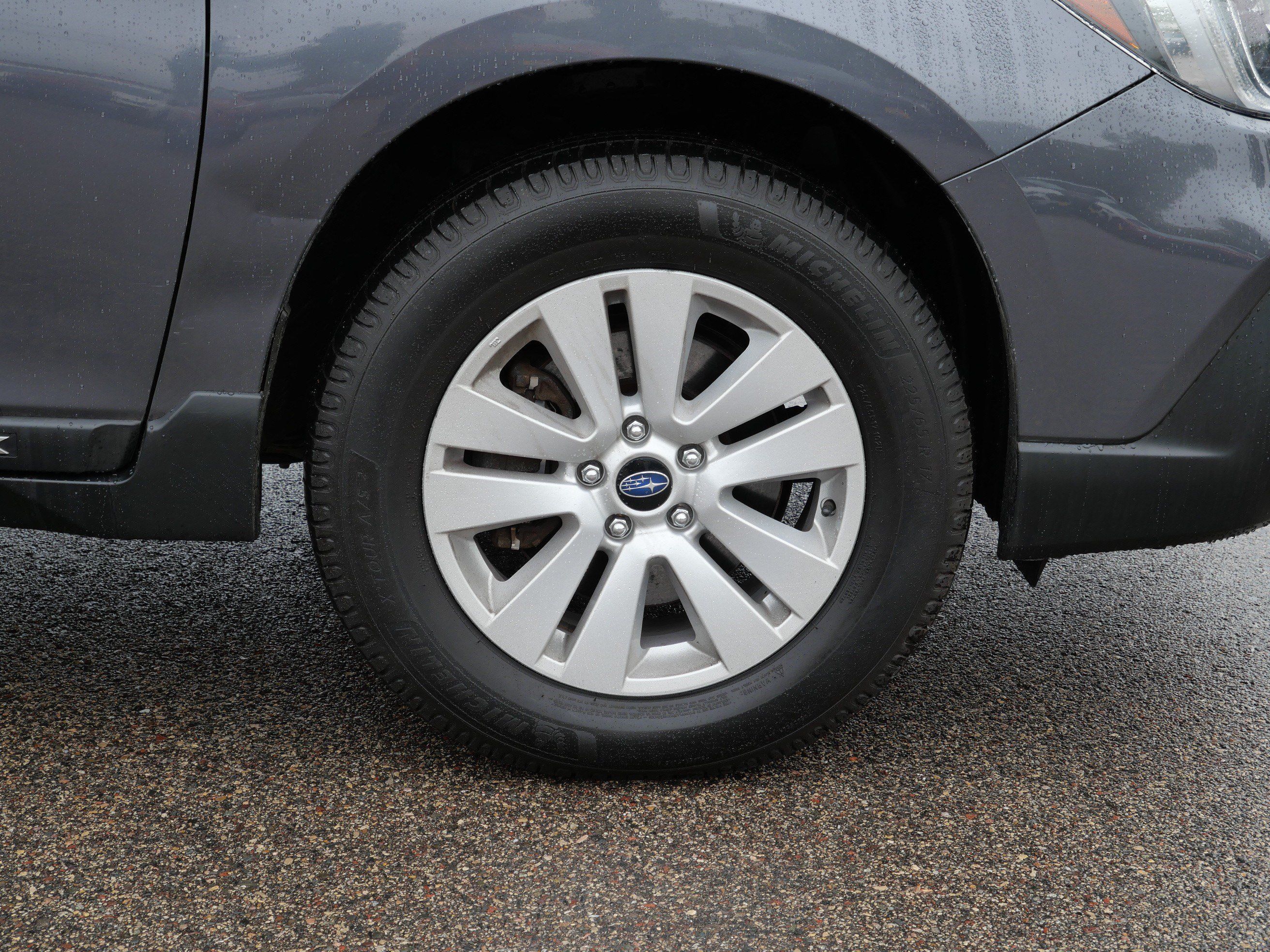 Used 2019 Subaru Outback 2.5i AWD/4WD image 15