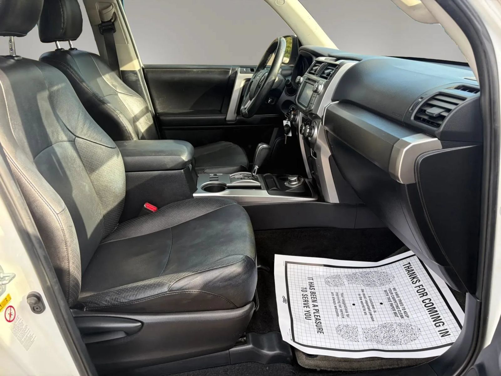 Used 2014 Toyota 4Runner SR5 AWD/4WD image 34
