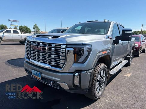 Used 2025 GMC Sierra 3500 Denali w/ Denali Reserve Package AWD/4WD image 1