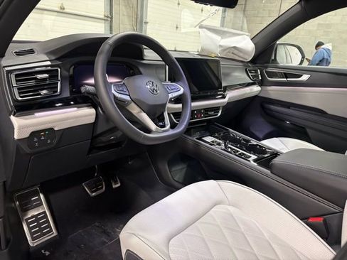 New 2026 Volkswagen Atlas Cross Sport SEL Premium R-Line AWD/4WD image 9