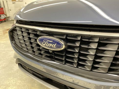 Used 2025 Ford Escape Platinum w/ Premium Technology Package image 44