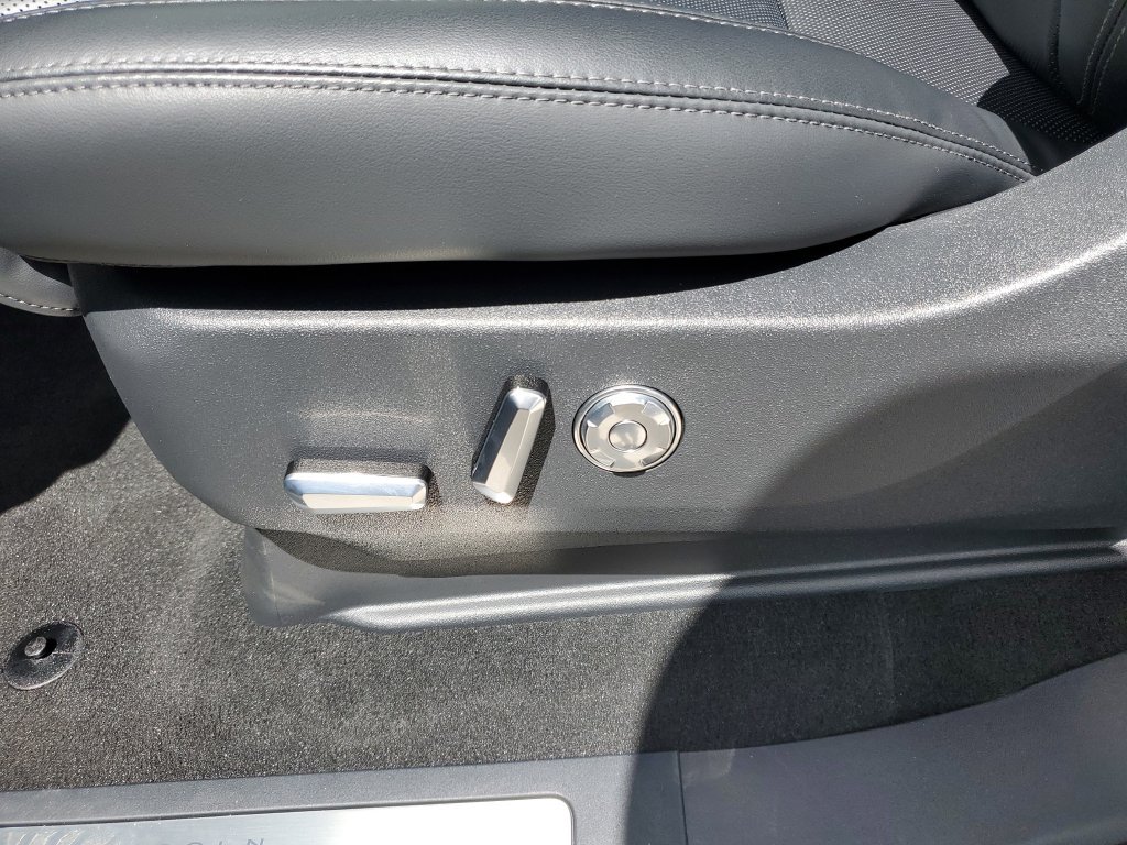 New 2026 Lincoln Navigator Premiere AWD/4WD image 23