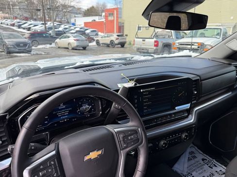 Used 2025 Chevrolet Silverado 2500 LT w/ Convenience Package image 23