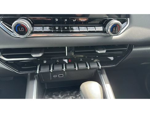 New 2026 GMC Canyon Elevation w/ Convenience Package AWD/4WD image 16
