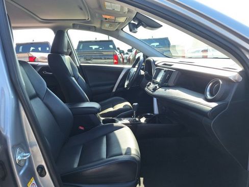 Used 2018 Toyota RAV4 Limited w/ Carpet Mat Package AWD/4WD image 20