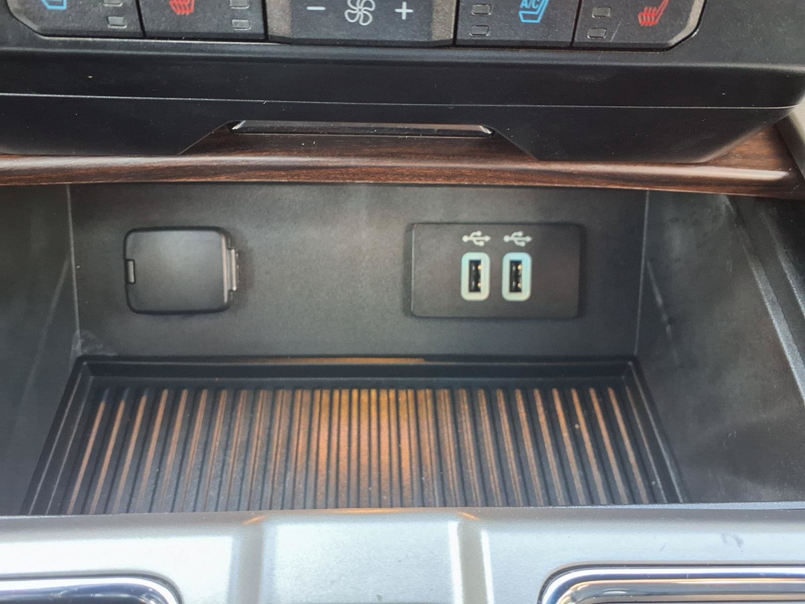 Used 2016 Ford F150 Lariat w/ Equipment Group 502A Luxury RWD image 11