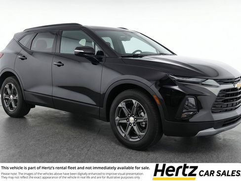 Used 2025 Chevrolet Blazer LT FWD image 1