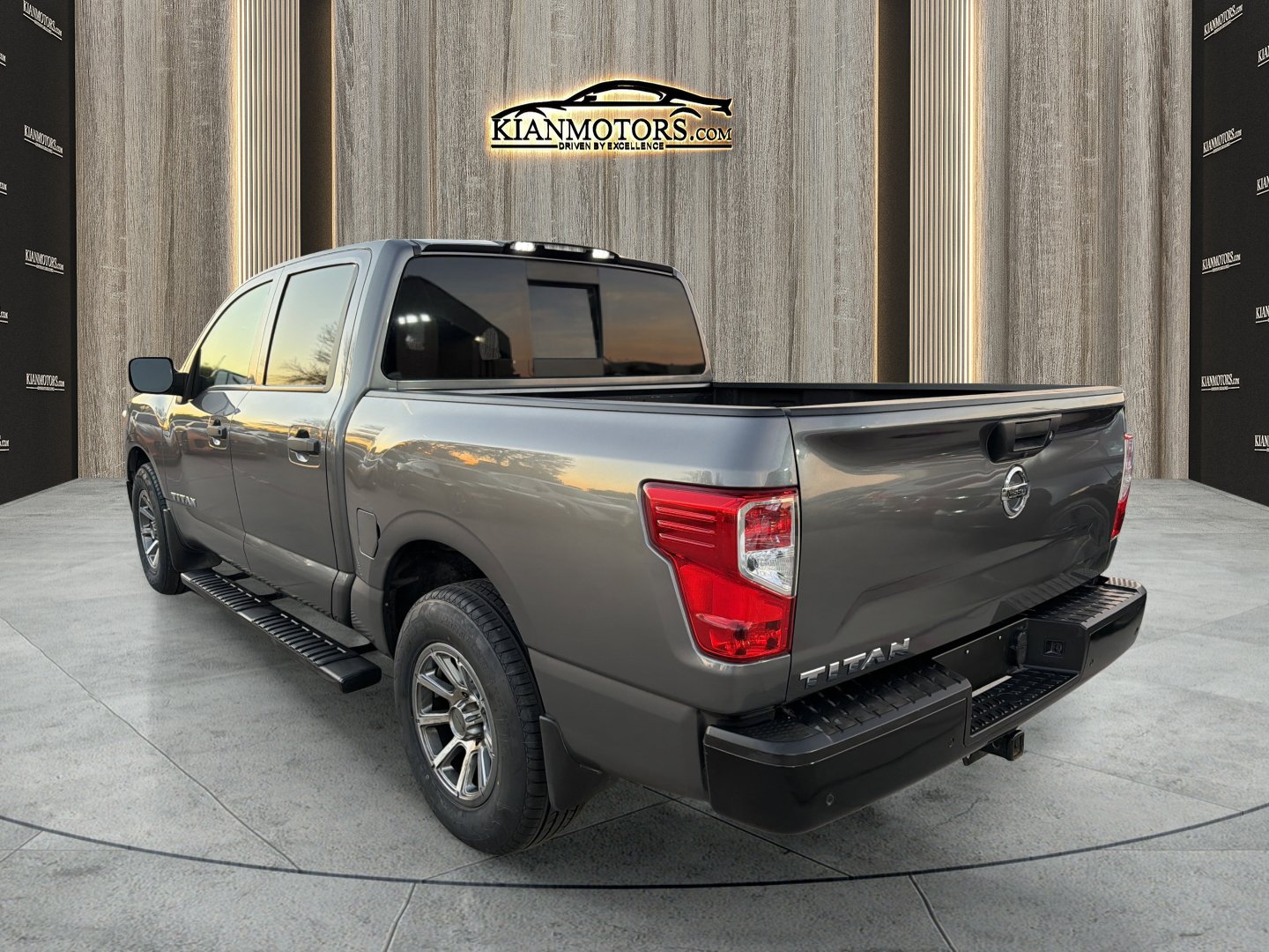 Used 2021 Nissan Titan S w/ S Utility Package RWD image 9