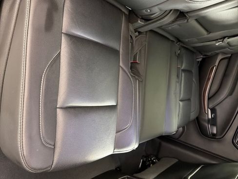 Used 2019 GMC Yukon XL SLT w/ Open Road Package AWD/4WD image 21