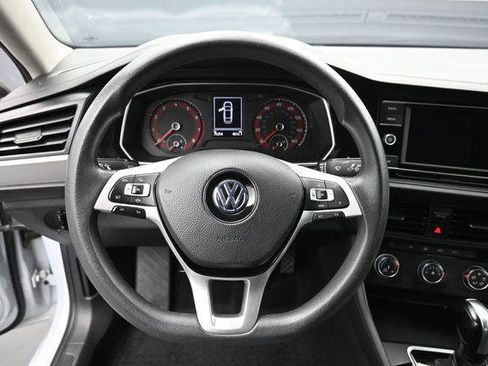 Used 2019 Volkswagen Jetta SE FWD image 15