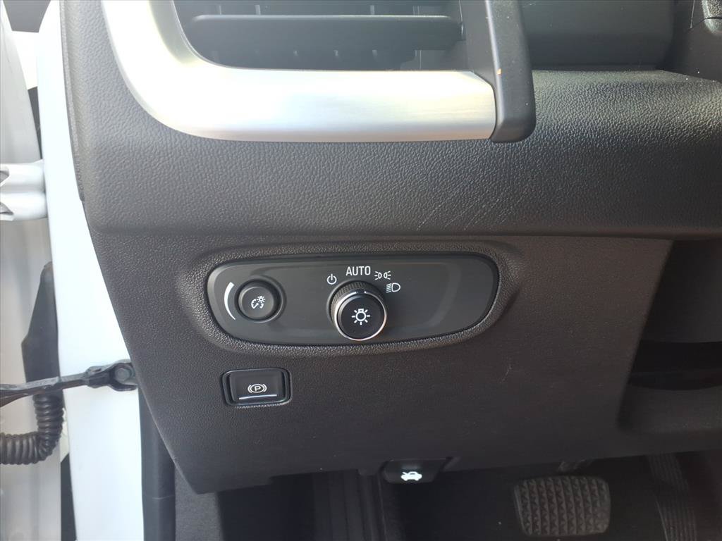Used 2023 GMC Terrain SLE FWD image 17
