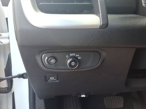 Used 2023 GMC Terrain SLE FWD image 17