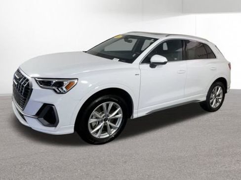 Used 2025 Audi Q3 2.0T Premium image 4