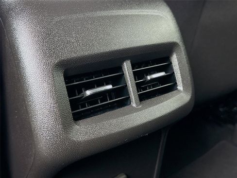 Used 2022 Chevrolet Equinox LT image 24