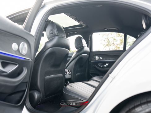 Used 2017 Mercedes-Benz E 300 4MATIC image 21