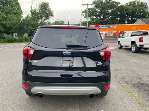 Used 2019 Ford Escape SE FWD image 6