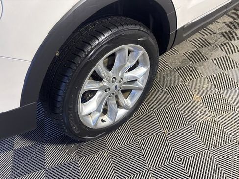 Used 2014 Ford Explorer XLT w/ Equipment Group 202A image 7