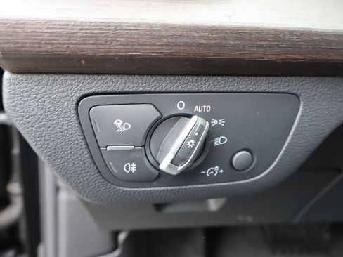 Used 2024 Audi Q5 e Premium image 19