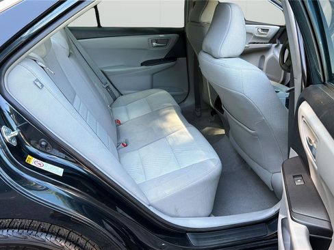 Used 2015 Toyota Camry LE FWD image 12