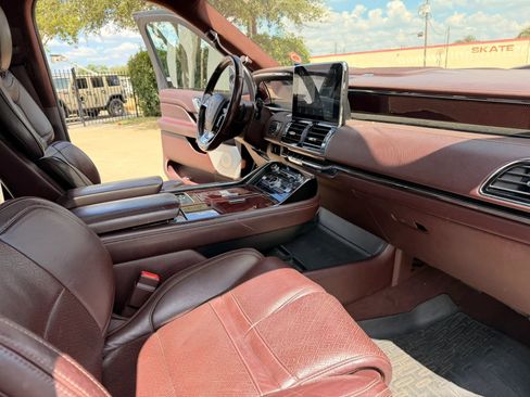 Used 2019 Lincoln Navigator Black Label w/ Cargo Package AWD/4WD image 21