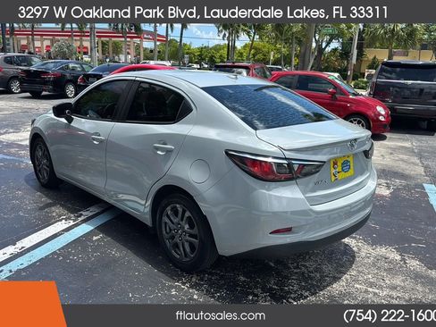 Used 2019 Toyota Yaris LE FWD image 8