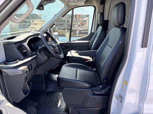 New 2026 Ford Transit 250 148 Medium Roof RWD image 28