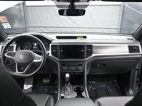 Used 2021 Volkswagen Atlas Cross Sport SE w/ Panoramic Sunroof Package AWD/4WD image 9