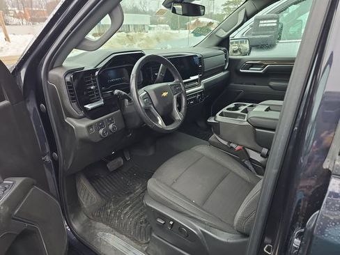Used 2022 Chevrolet Silverado 1500 LT image 13