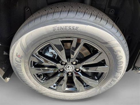 Used 2026 Toyota RAV4 SE AWD/4WD image 17
