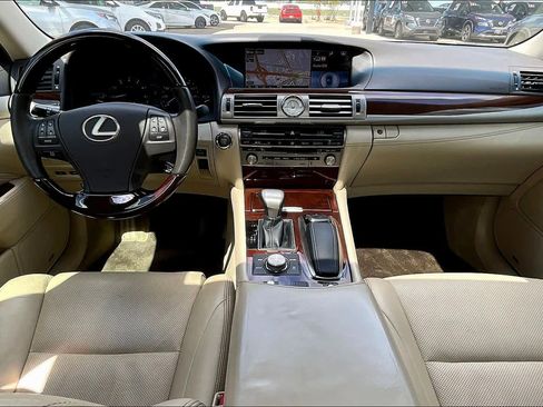 Used 2015 Lexus LS 460 w/ Comfort Package RWD image 14