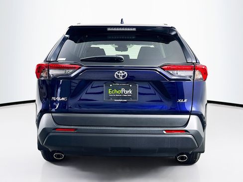 Used 2025 Toyota RAV4 XLE w/ Convenience Package image 7