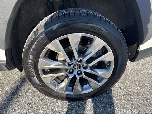 Used 2019 Toyota RAV4 Limited image 33