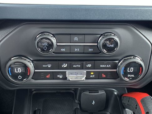 New 2025 Ford Bronco Heritage Edition image 36