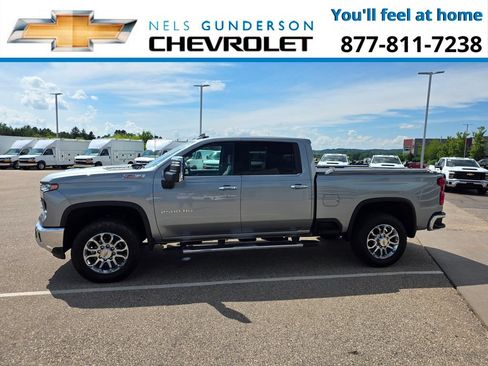 Used 2024 Chevrolet Silverado 2500 LTZ w/ LTZ Premium Package AWD/4WD image 4
