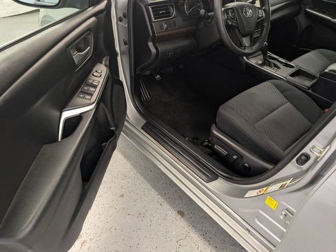Used 2015 Toyota Camry LE image 13