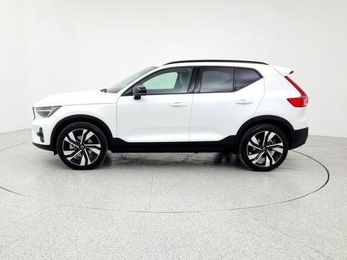 Certified 2024 Volvo XC40 B5 Plus w/ Protection Package Premier image 8