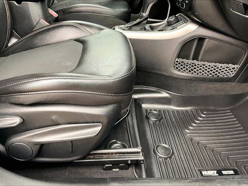 Used 2018 Jeep Compass Latitude image 21