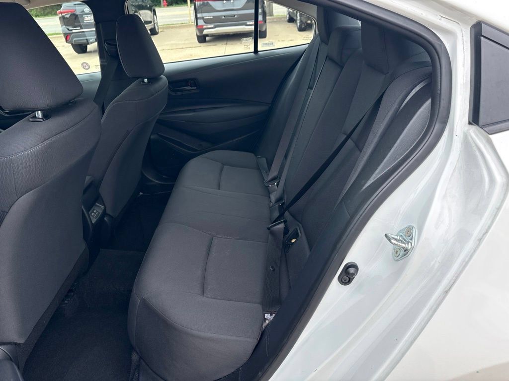 Used 2025 Toyota Corolla LE FWD image 18