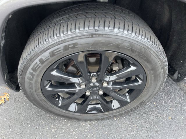 Used 2020 Jeep Grand Cherokee Altitude AWD/4WD image 33