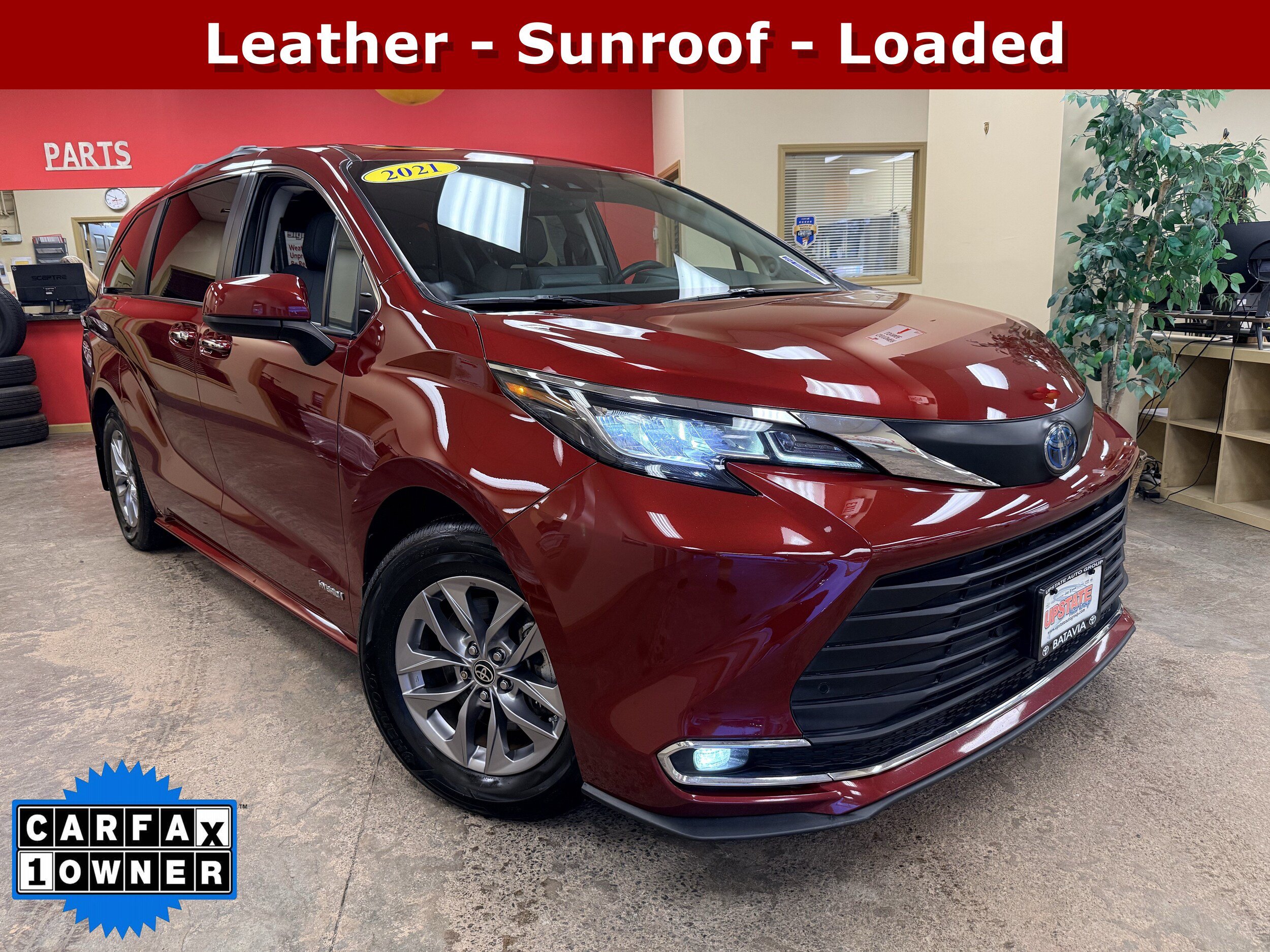Used 2021 Toyota Sienna XLE w/ XLE Plus Package FWD image 1