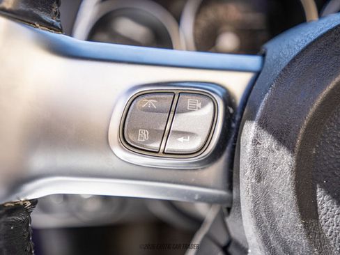 Used 2004 Chevrolet SSR w/ Preferred Equipment Group RWD image 38
