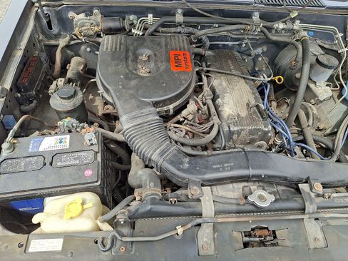Used 1991 Nissan Pickup 2WD King Cab image 33