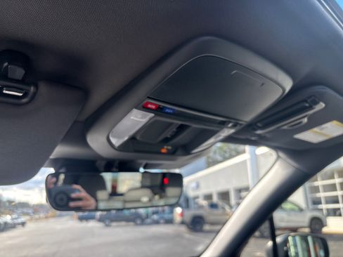 Certified 2025 Subaru Forester Premium image 28