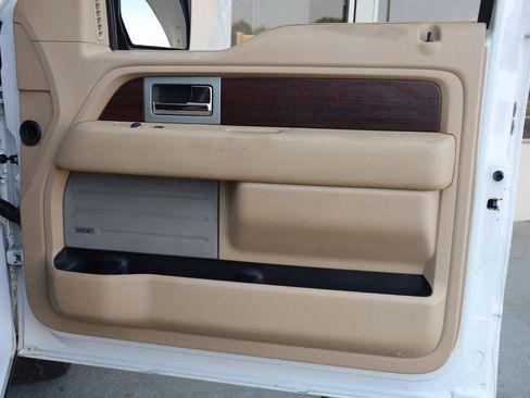 Used 2014 Ford F150 King Ranch w/ King Ranch Luxury Package AWD/4WD image 26
