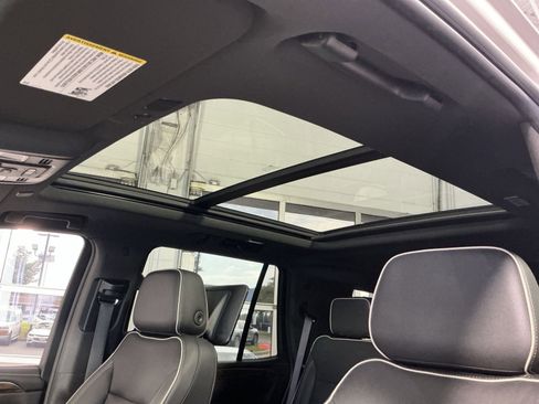 Used 2021 Chevrolet Tahoe Premier AWD/4WD image 24